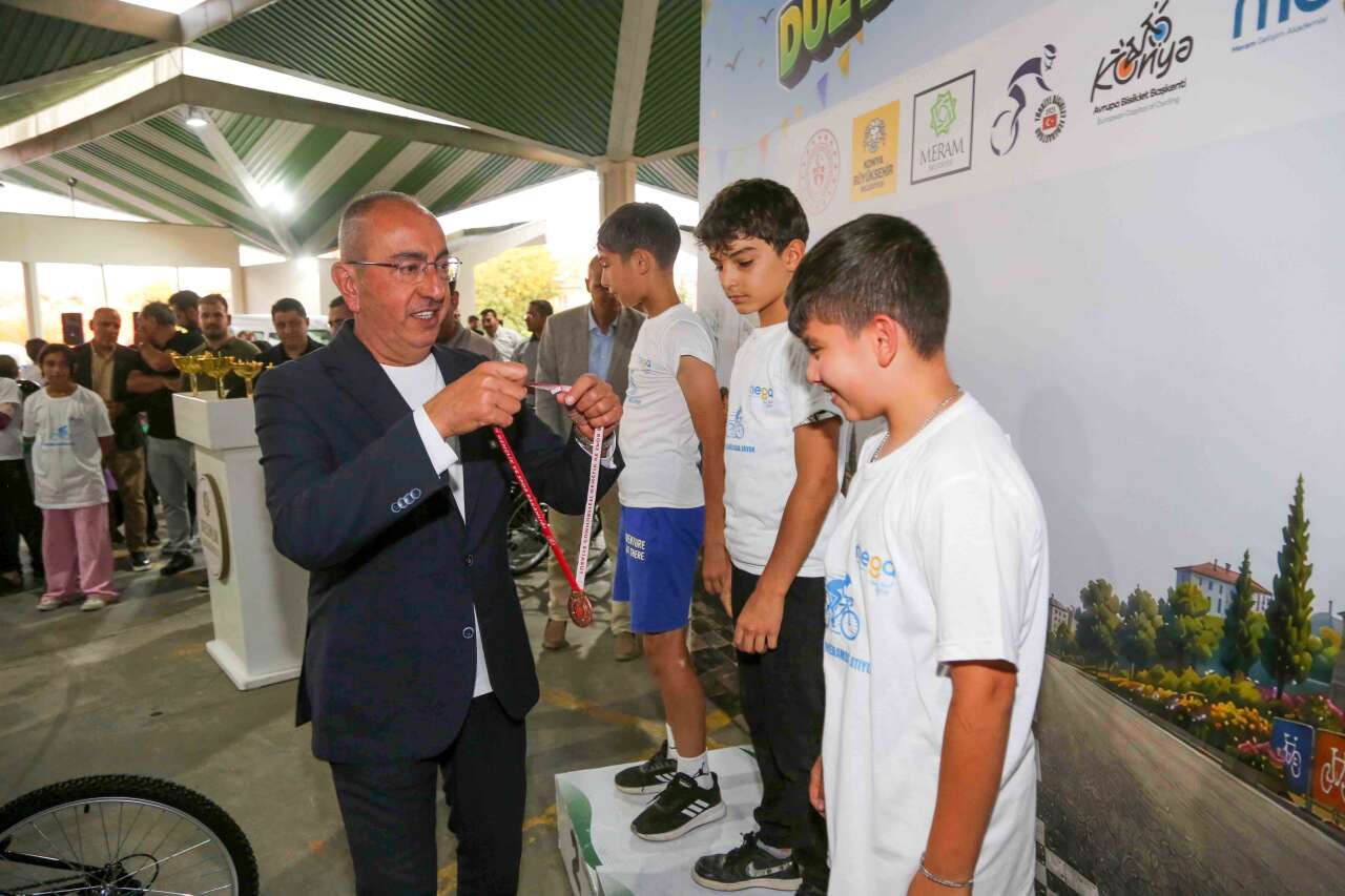 Konya’da 2 binden fazla çocuk pedal çevirdi! 6 haftalık bisiklet maratonu sona erdi 7